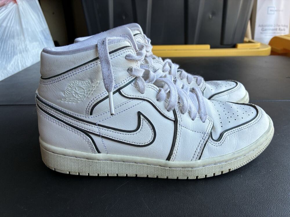 Jordan Air Women’s 1 SE Mid Iridescent Trim Sneaker Size 9 Fast Shipping